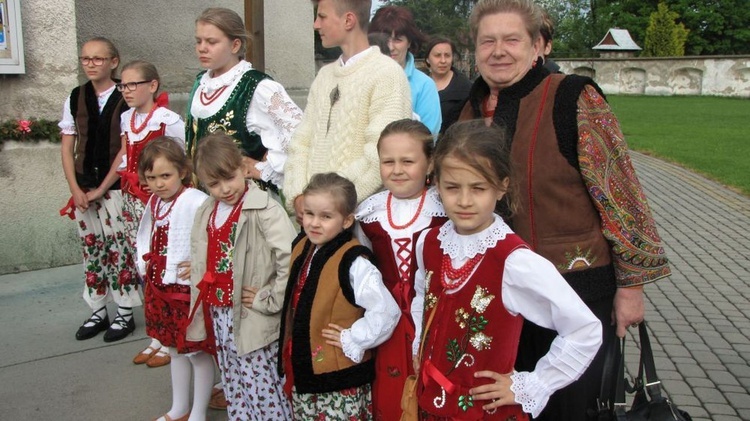 Peregrynacja symboli ŚDM w Czarnym Dunajcu - cz.1