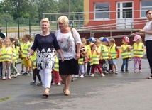 Teresa Walczak (z lewej) pracuje z przedszkolakami nieprzerwanie od 34 lat