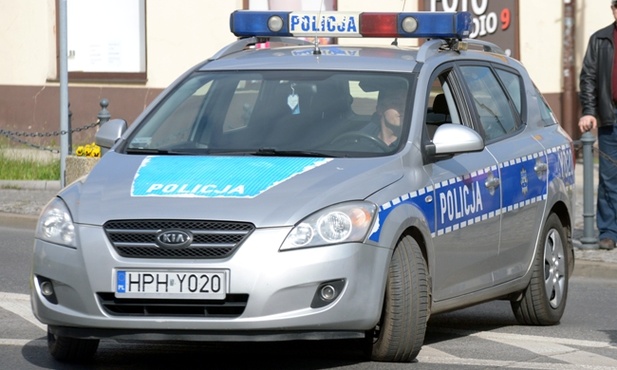 Policja zatrzymała 38 osób. Czterem postawiono zarzuty udziału w bójce