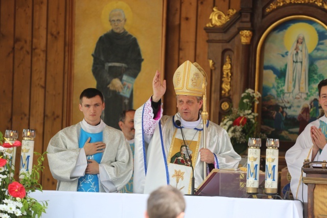 Pielgrzymka Fundacji im. Brata Alberta w Rychwałdzie