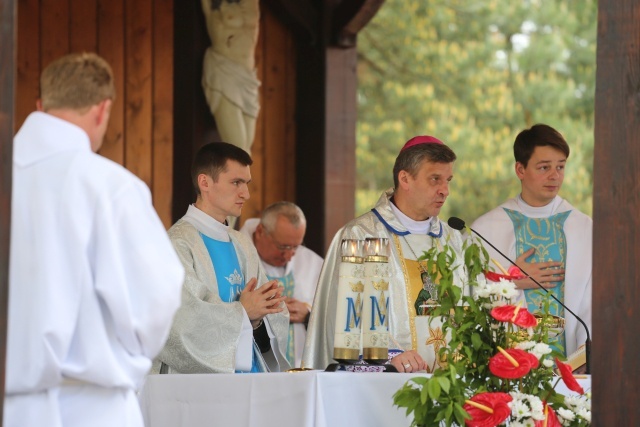 Pielgrzymka Fundacji im. Brata Alberta w Rychwałdzie