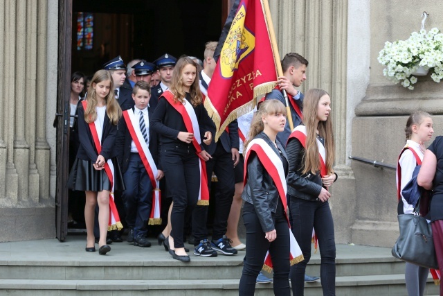 Ostatnie pożegnanie śp. ks. inf. Stanisława Dadaka w Wilamowicach