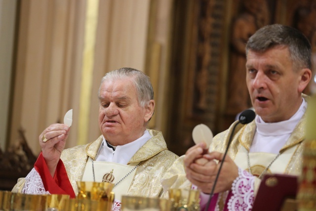 Ostatnie pożegnanie śp. ks. inf. Stanisława Dadaka w Wilamowicach