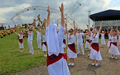 Ludzie Ewangelii znów pod bramą-rybą