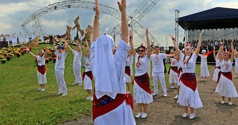 Ludzie Ewangelii znów pod bramą-rybą