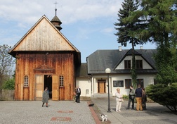 Kościółek w Puszczy Mariańskiej - kolebce marianów, pierwszego męskiego zgromadzenia założonego na ziemiach polskich