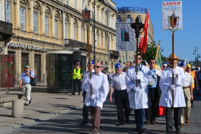 Procesja w IX Dzień Dziękczynienia