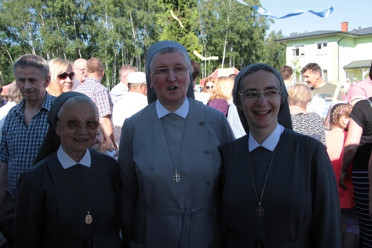 Poświęcenie placu pod budowę kościoła w Skierniewicach