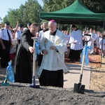 Poświęcenie placu pod budowę kościoła w Skierniewicach