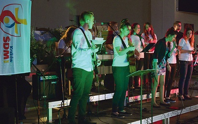 	Młodzi śpiewem i słowem zachęcali do włączenia się w tegoroczne Światowe Dni Młodzieży – najpierw w diecezji, a potem w Krakowie.