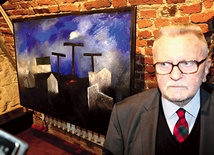 – Sztuka sakralna powinna być nowoczesna w formie, lecz jednocześnie zrozumiała nie tylko dla artystów – uważa prof. Rodziński, stojący przy swoim obrazie „Golgota”.