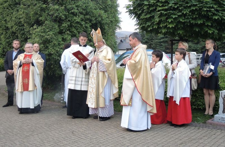 Poświęcenie Drogi Światła w Cygańskim Lesie