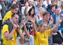 Uczestnicy spotkania chętnie wyrażali swoje emocje towarzyszące modlitwie.