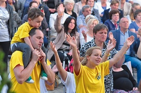 Uczestnicy spotkania chętnie wyrażali swoje emocje towarzyszące modlitwie.