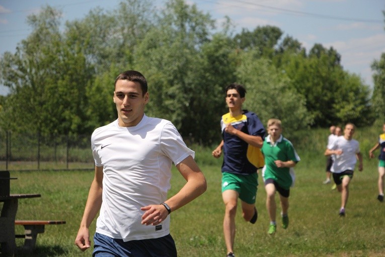 Bieg dla uczczenia 1050. rocznicy chrztu Polski, cz. I