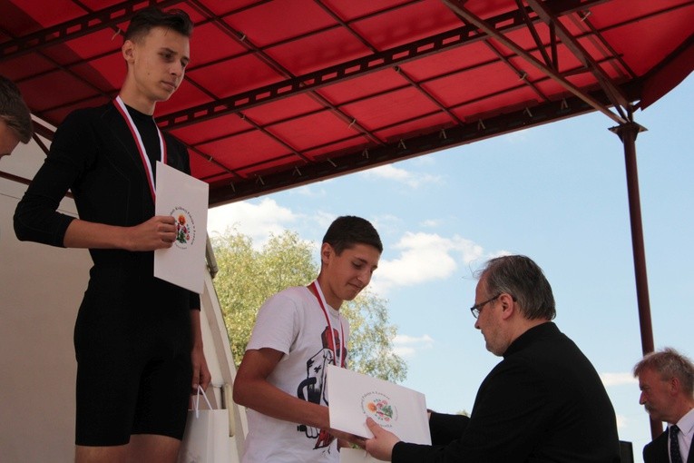 Bieg dla uczczenia 1050. rocznicy chrztu Polski, cz. II