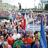Demonstracja  KOD w Warszawie  w rocznicę wyborów  4 czerwca 1989 r.