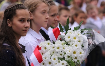 Jest szkoła im. Dziewięciu z Wujka