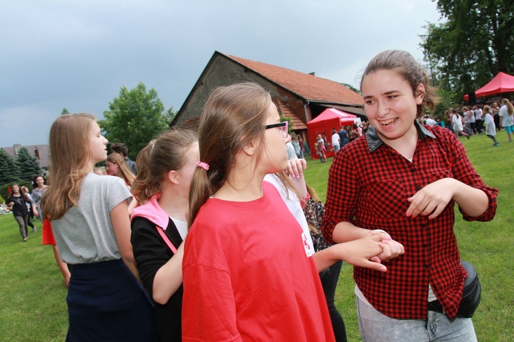 Zjazd Szkolnych Kół Caritas w Zabawie