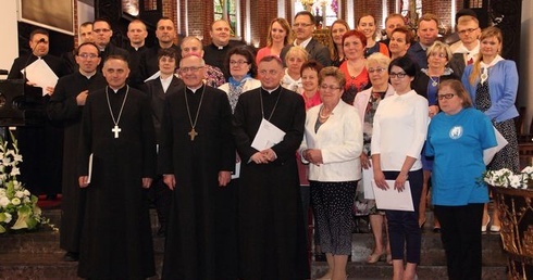 Więcej ciszy, więcej adoracji