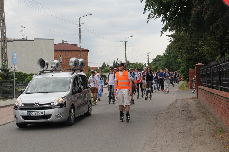 Pielgrzymka rolkowa do Rud (Paniówki)