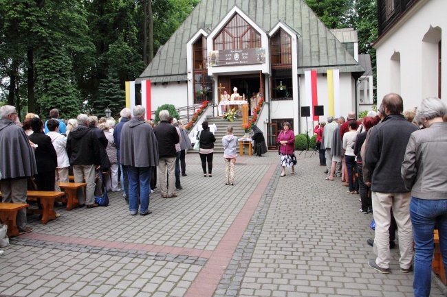 Talerz Miłosierdzia z Gwiazdami 