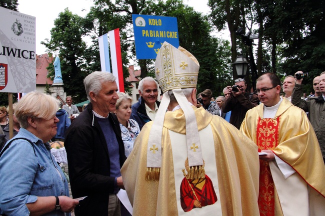 Talerz Miłosierdzia z Gwiazdami 