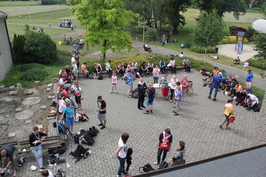 Pielgrzymka rolkowa do Rud (Paniówki - cz. II)