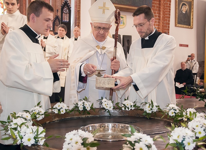 Celebracja odnowienia przyrzeczeń chrztu 