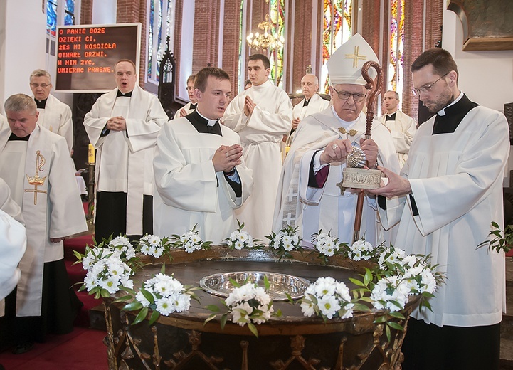 Celebracja odnowienia przyrzeczeń chrztu 