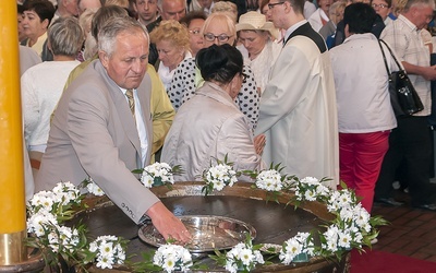 Celebracja odnowienia przyrzeczeń chrztu 