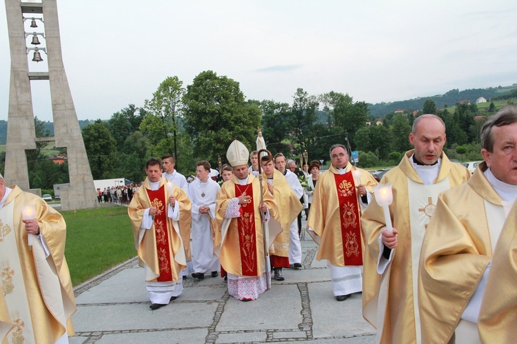 Ołtarz św. Antoniego w Męcinie