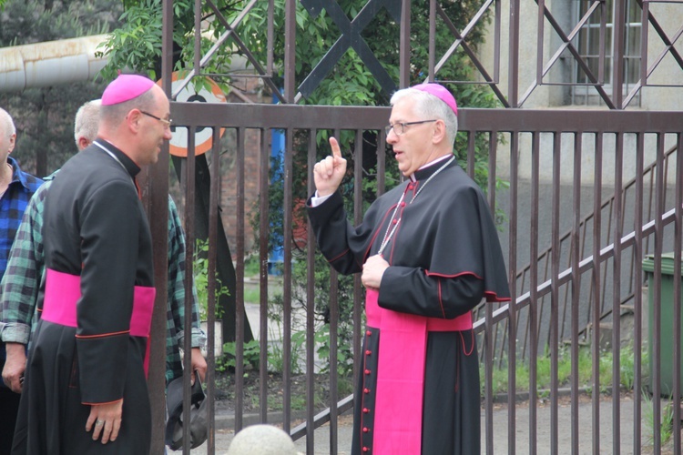 Wizyta prymasa Polski, abp. Wojciecha Polaka w KWK "Wujek"