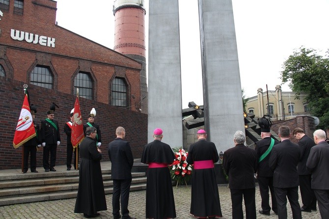 Wizyta prymasa Polski, abp. Wojciecha Polaka w KWK "Wujek"