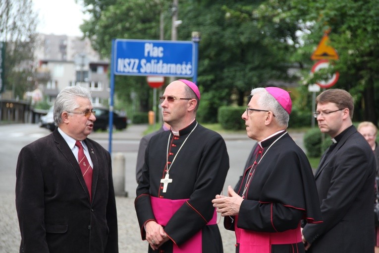 Wizyta prymasa Polski, abp. Wojciecha Polaka w KWK "Wujek"