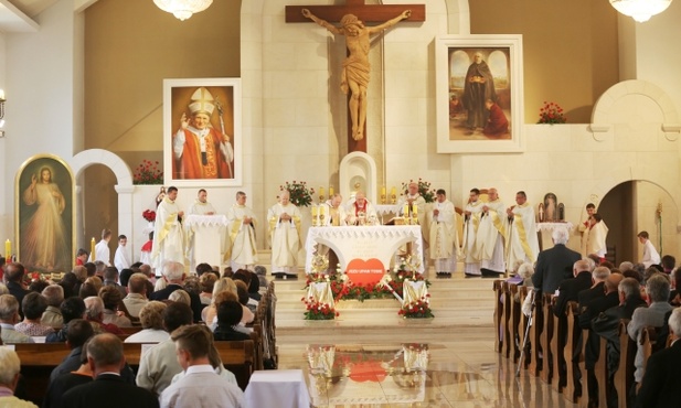 Powitalnej Eucharystii przewodniczył bp Piotr Greger