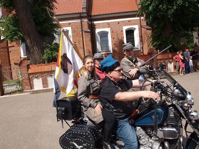 Pamięci powstańców styczniowych w Dziektarzewie