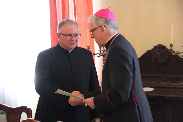 Wręczenie dekretów nowym administratorom i proboszczom