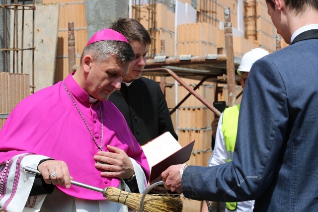 Wmurowanie kamienia węgielnego w Domu św. Józefa w Andrychowie