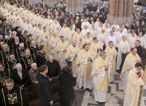 Wakacje dla wielu kapłanów są czasem przeprowadzek i zmiany miejsca duszpasterskiej posługi