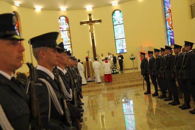 Poświęcenie sztandaru aresztu w Międzyrzeczu