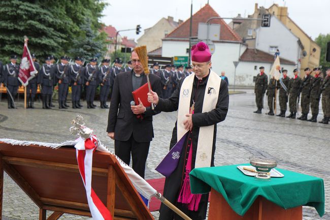 Poświęcenie sztandaru aresztu w Międzyrzeczu