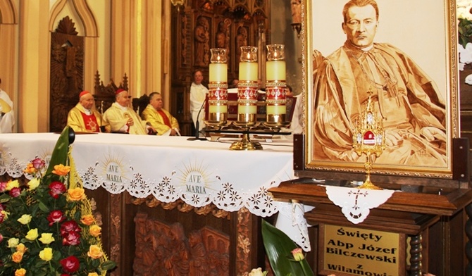 W sanktuarium św. abp. Józefa Bilczewskiego od Mszy św. rozpocznie się uroczystość poświęcenia pomnika