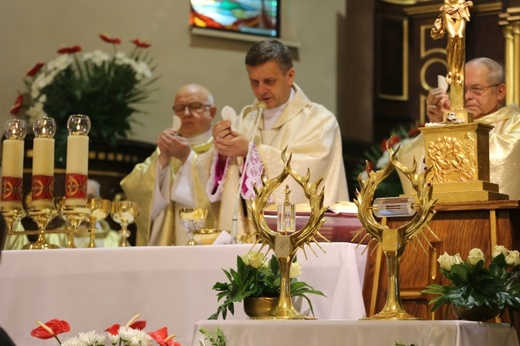 Znaki Bożego Miłosierdzia w bielskiej parafii Trójcy Przenajświętszej 