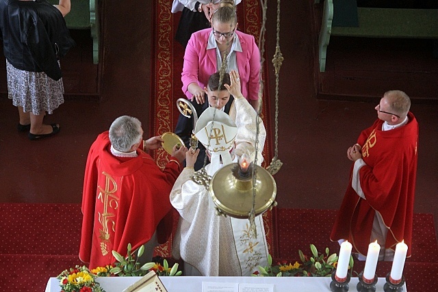 Bierzmowanie i jubileusz w Tomisławiu