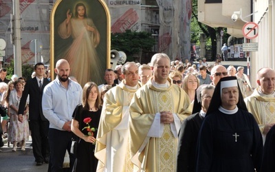 Obraz Jezusa Miłosiernego, przeniesiony do katedry z kościola Trójcy Prznajświętszej przebywa w naszej diecezji już ostatnie godziny...