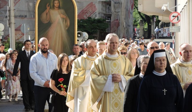 Obraz Jezusa Miłosiernego, przeniesiony do katedry z kościola Trójcy Prznajświętszej przebywa w naszej diecezji już ostatnie godziny...