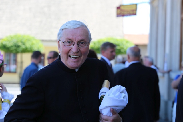 Poświęcenie pomnika św. abp. Bilczewskiego w Wilamowicach