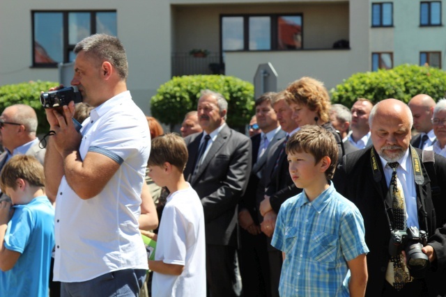 Poświęcenie pomnika św. abp. Bilczewskiego w Wilamowicach