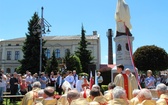 Poświęcenie pomnika św. abp. Bilczewskiego w Wilamowicach